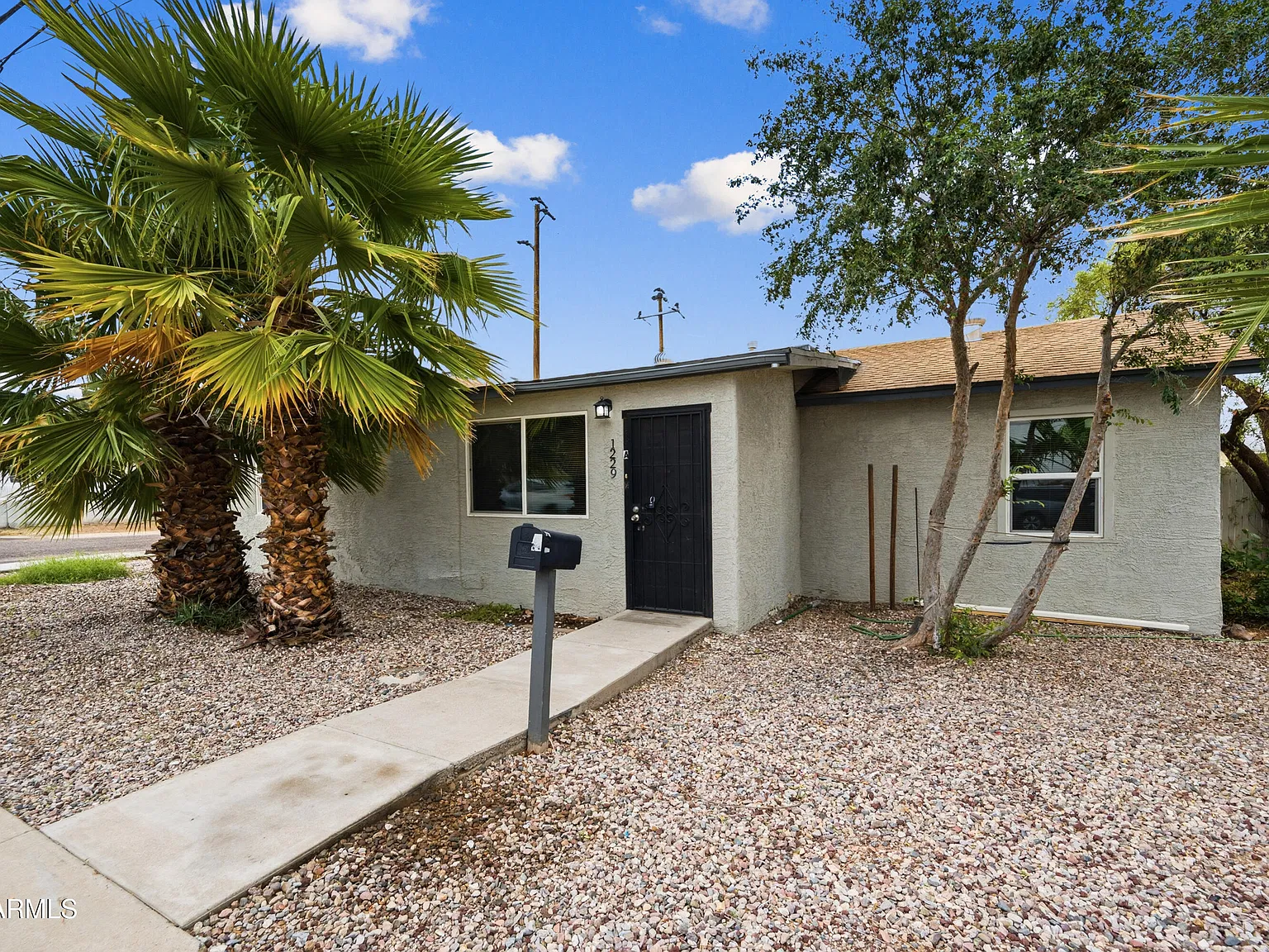 2 bed, 1.0 bath, 1008 sqft, $1,495 — Photo 1