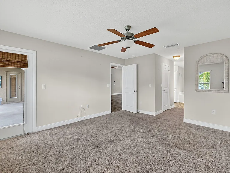 5547 NW Cordrey St — Photo 27