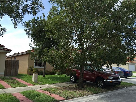 5th image of 9242 SW 211th Ln