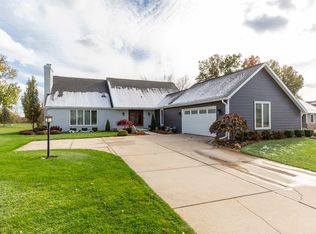 53232 Chelle Ln, Granger, IN 46530
