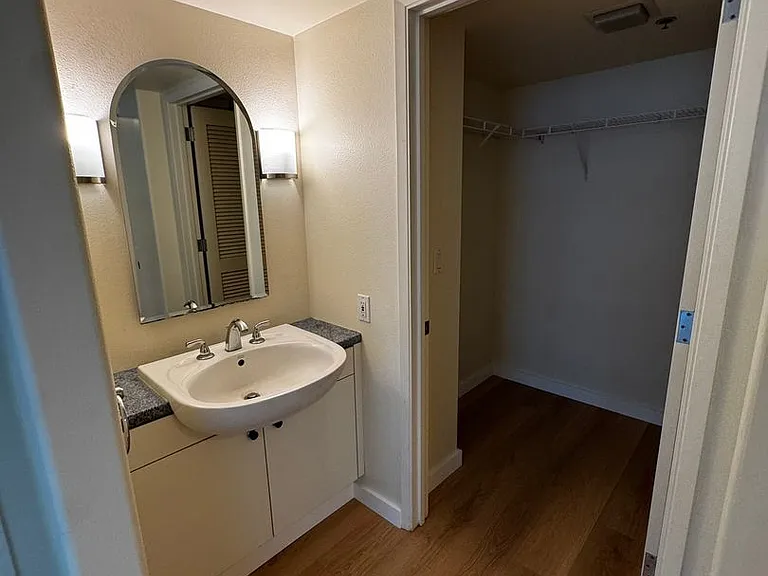 801 S King St #1508 — Photo 13