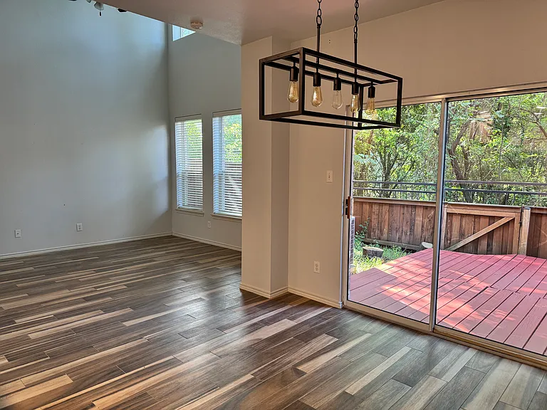 244 Turnberry Ln — Photo 21