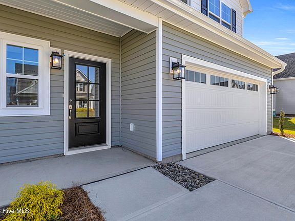 4th image of 830 Red Sky Drive NE