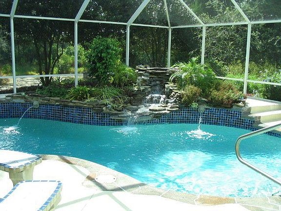 Tropical Pool 