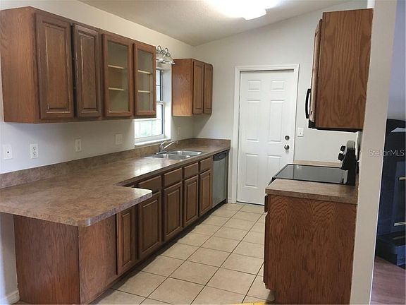 5th image of 222 Ann Ave