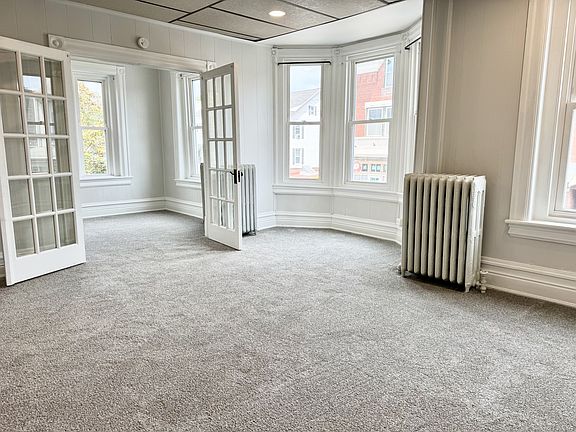 4th image of 202 E Market St