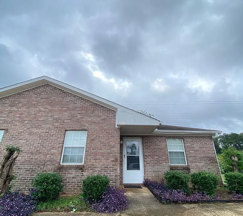 1944 Rick Dr