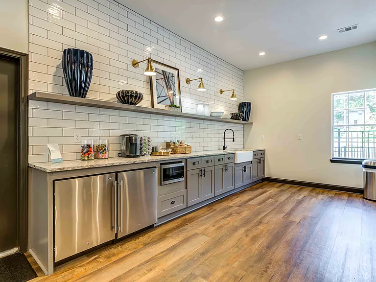 Eagle Pointe Apartment Homes — Photo 9