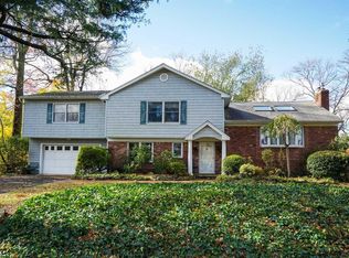 5 Soundbeach Dr, Glen Cove, NY 11542