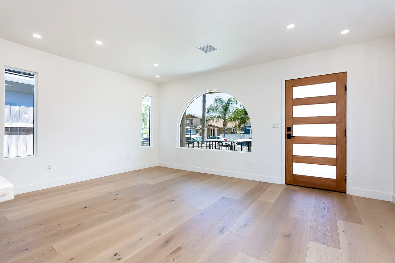 2 bed, 930 sqft, $3,895 — Photo 3
