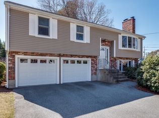 10 Essex St, Reading, MA 01867