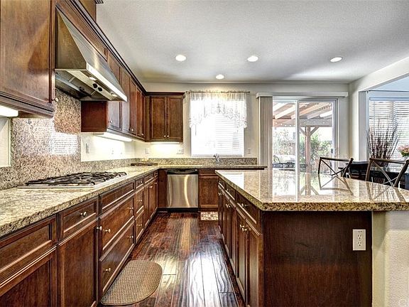 5th image of 308 W Weeping Willow Ave