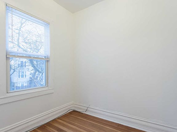 5th image of 3139 N Oakley Ave #2