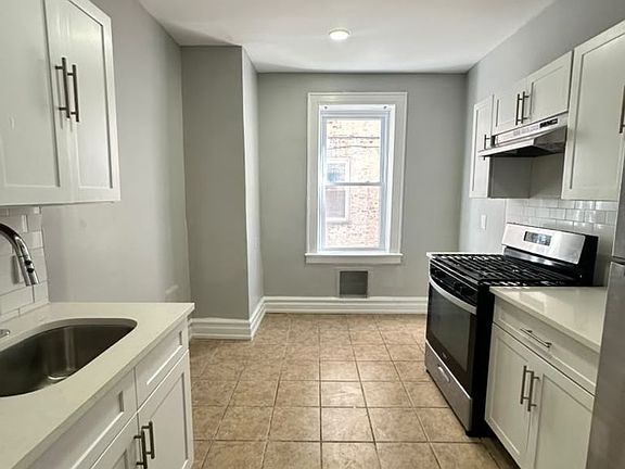 4th image of 17 Summit St APT 106