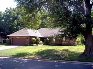 2138 N Edinburg Dr, Yukon, OK 73099