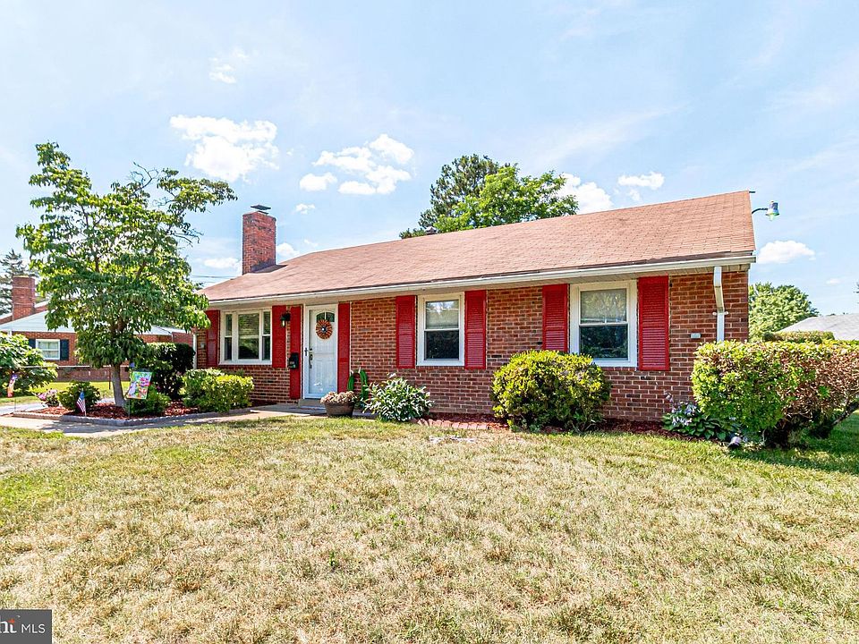 1st image of 4104 Mesa Way
