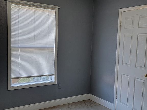 5th image of 710 Lucaya Dr Unit B