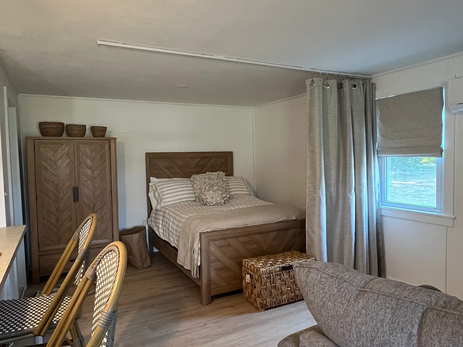 Studio, 400 sqft, $1,800 — Photo 3