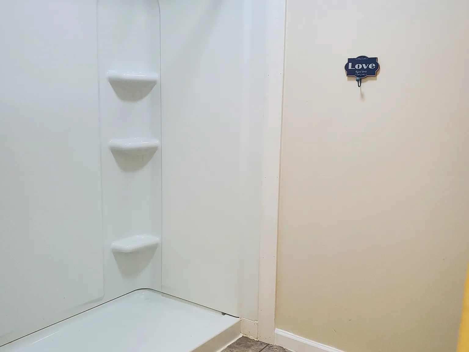 1 bed, $1,050 — Photo 2