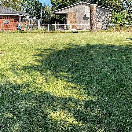 5th image of 2400 Maple St