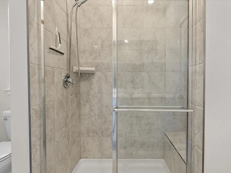 128 Thornton Way — Photo 39