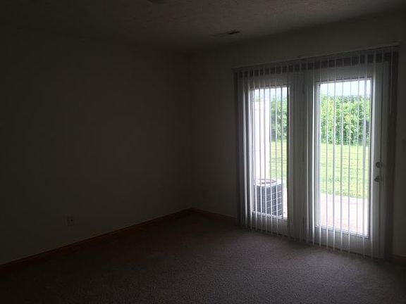 5th image of 2251 Shamrock Ln