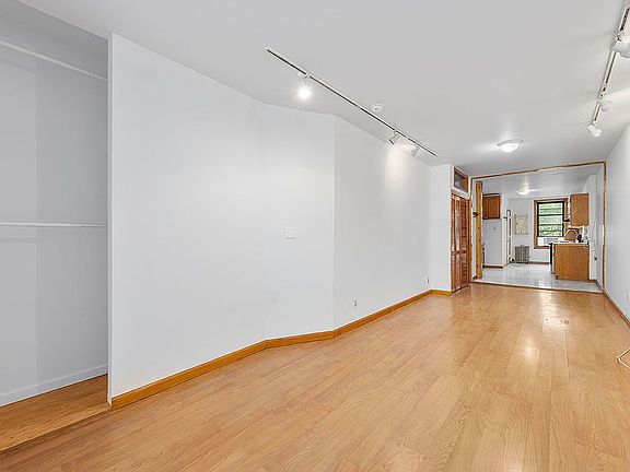 2nd image of 447 W 48th St APT 4E
