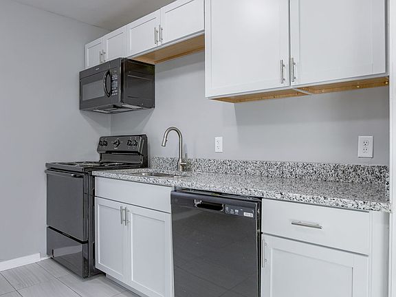 3rd image of 3806 Binney St