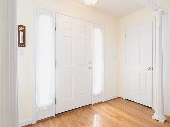 3rd image of 38 Underwood Ln