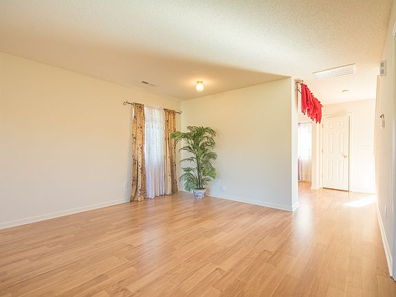 3rd image of 5803 Waterpoint Dr