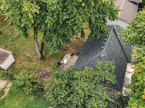 5th image of 1601 Johnston St