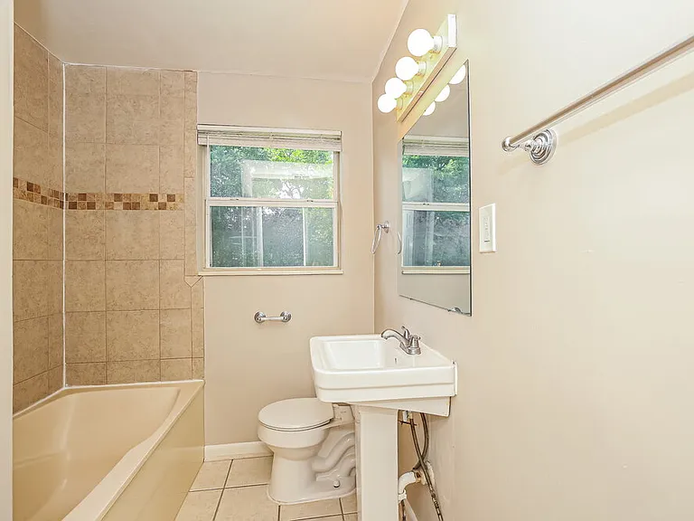 2615 Ligustrum Rd — Photo 12