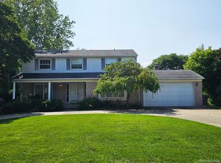 29035 Ramblewood Dr, Farmington Hills, MI 48334