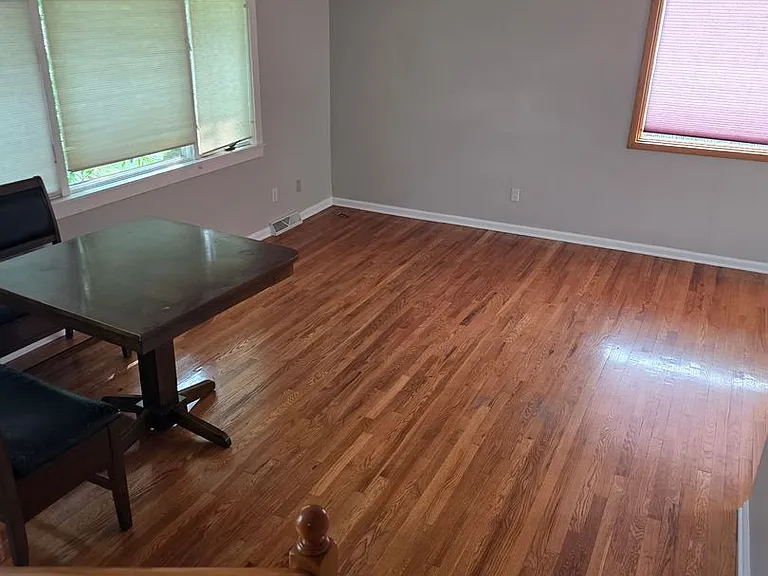 812 Leeds Ln — Photo 19