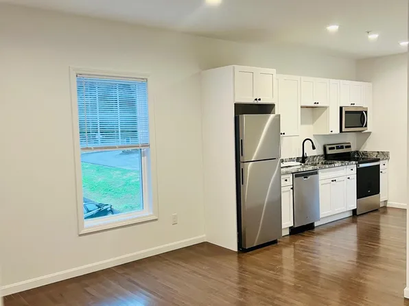 169 Boston Post Rd, Waterford, CT