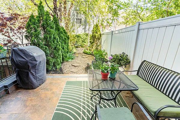 Rented by Corcoran | media 21