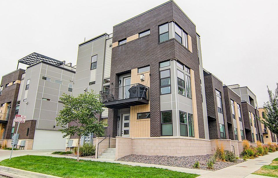 1st image of 4001 W Conejos Pl.