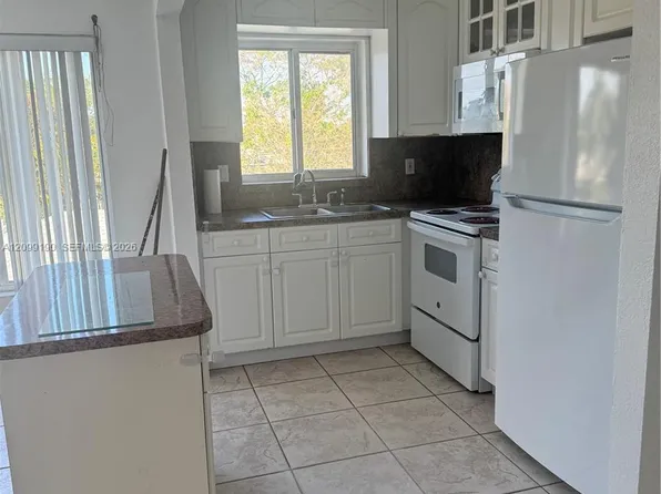 7910 Taft St APT 309, Hollywood, FL 33024