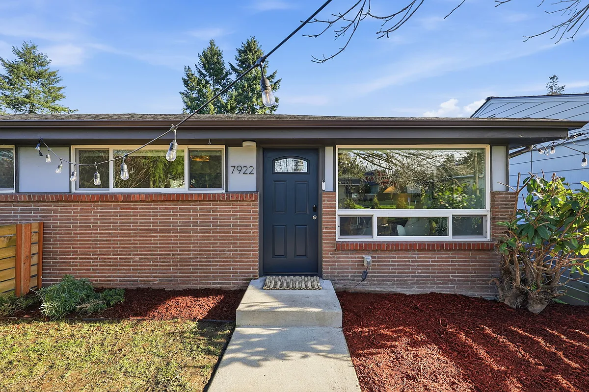 Building Photo - 7922 9th Ave SW