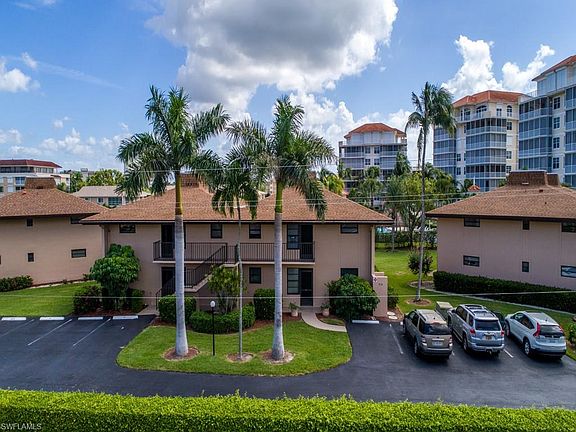 2nd image of 915 Panama Ct Unit 3