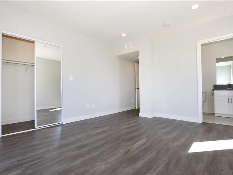 5738 Case Ave — Photo 13
