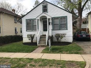 12 E Walnut St, Alexandria, VA 22301