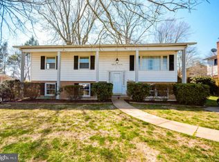 8423 Queen Elizabeth Blvd, Annandale, VA 22003