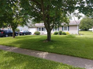 611 N Blackhoof St, Wapakoneta, OH 45895