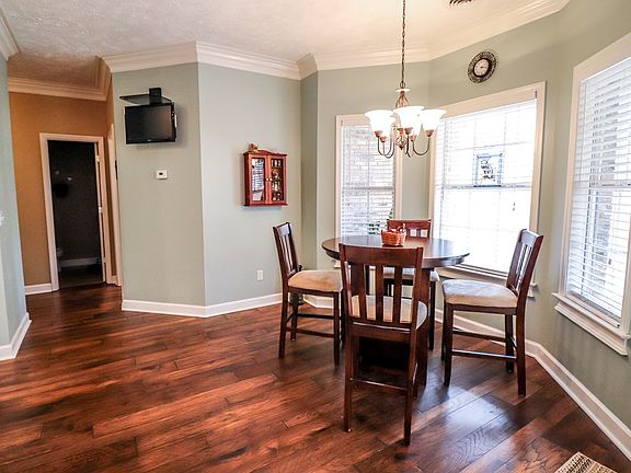 5th image of 927 Bonnie Blue Dr