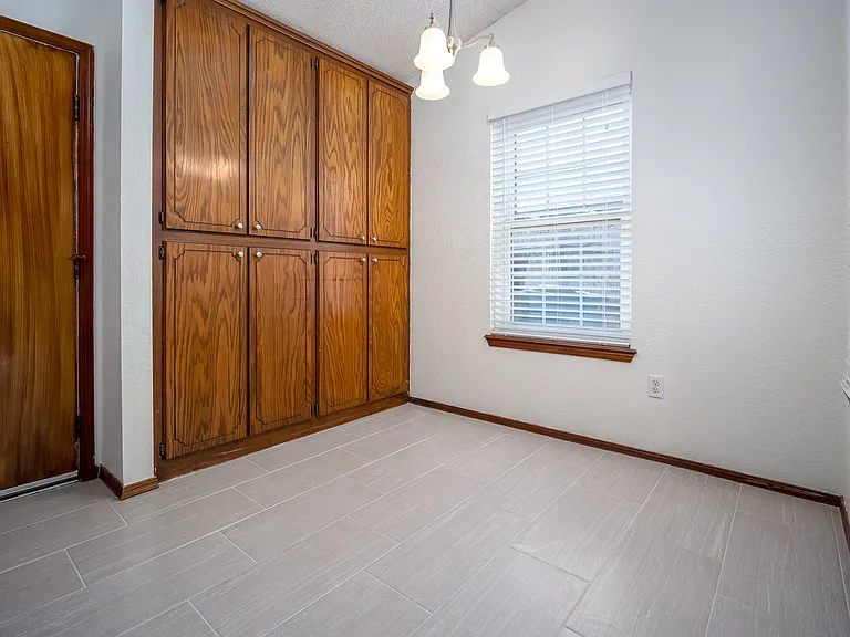 2605 Pennington Ave — Photo 5