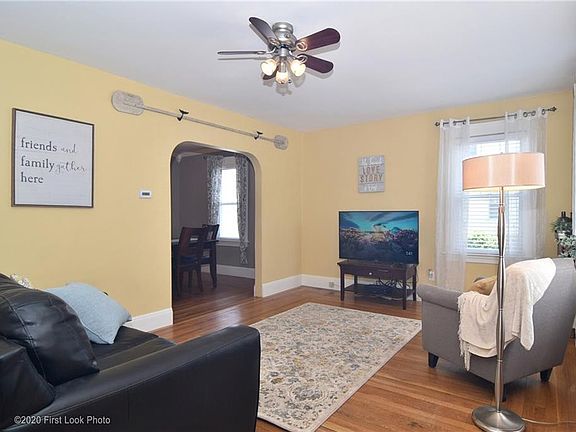 4th image of 27 Island Ave