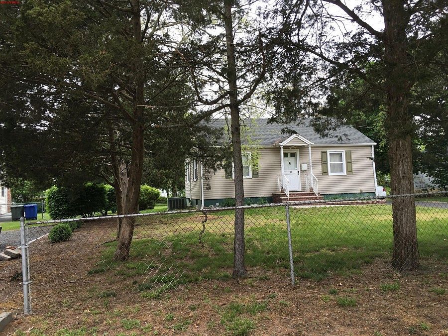2nd image of 19 Orchard St