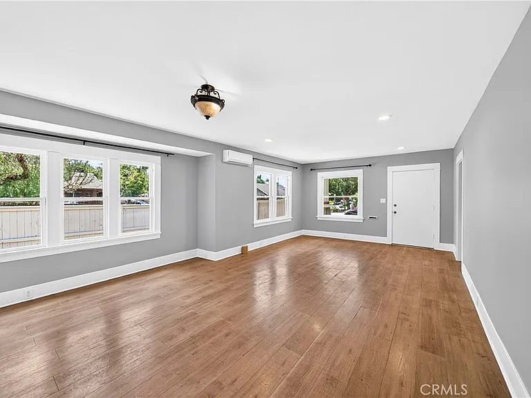 800 Temple Ave — Photo 7