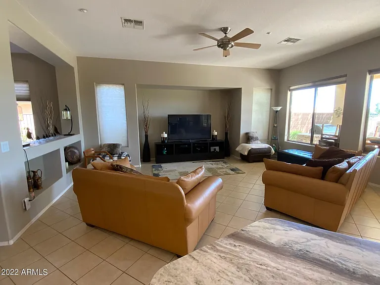 1537 W Spirit Dr — Photo 5